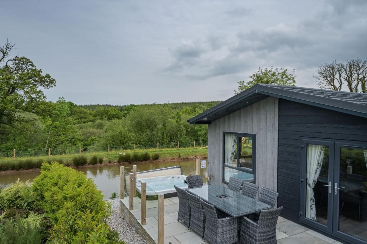 Lilac Lodge, 22 Roadford Lake Lodges Lifton Экстерьер фото